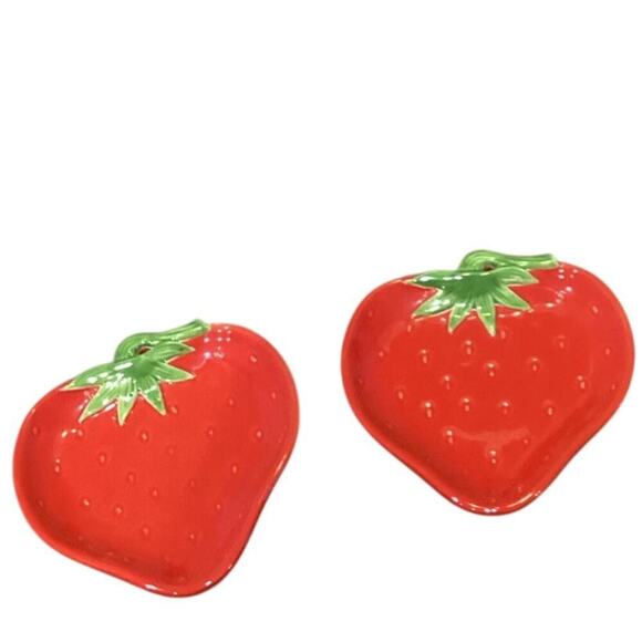 Vintage Strawberry Plates Set of 2 Red Summer Farmhouse Retro Ceramic Rosenthal - Picture 1 of 6